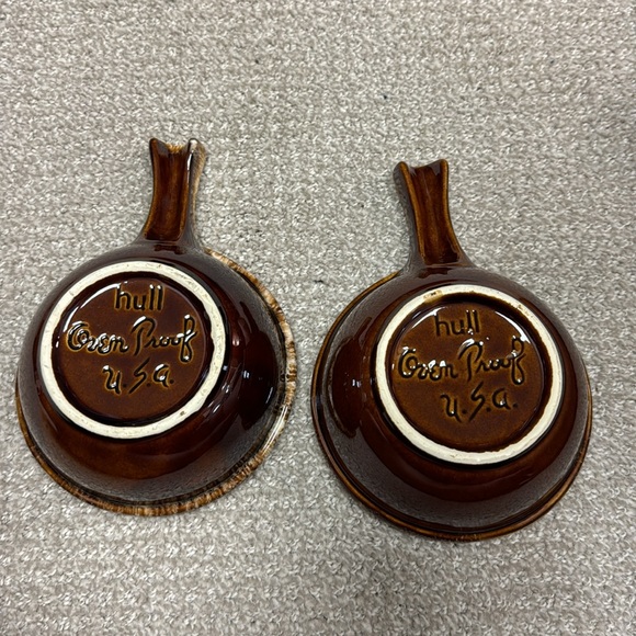 Vintage Hull Pottery Brown Drip Chili/Soup Bowl with Handle - Picture 3 of 4